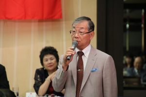 日本中華聯合總會會長毛友次表示在日僑團應團結