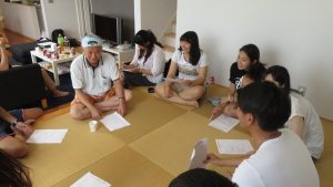 右起 千葉台商部副會長鍾幸昌帶領青年部進行議程