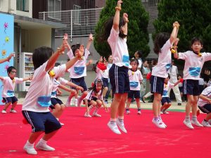 化身小叮噹的幼幼班