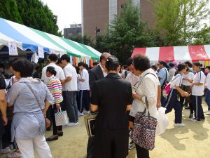 一整天人潮絡繹不絕