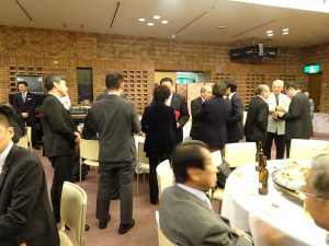 席間、與會人士踴躍交換意見