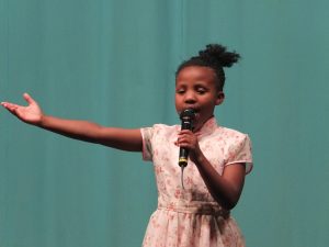 将来は先生になりたいというディムー(10歳)