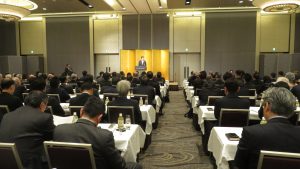 岸信夫政經論壇 座無虛席