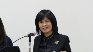節税をはじめとする様々なメリットを説明する宋秀玲司長