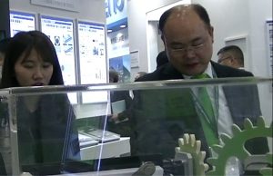 上銀人員實際解說機台