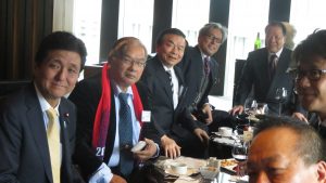 論壇後岸信夫議員與僑胞聚會