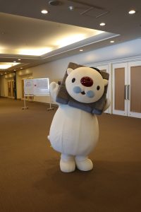 日本城郭檢定的吉祥物SHIROPPU現身考場
