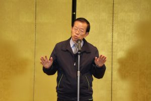 駐日代表謝長廷感謝同仁和眷屬的辛勞,並希望大家「受施慎勿忘」