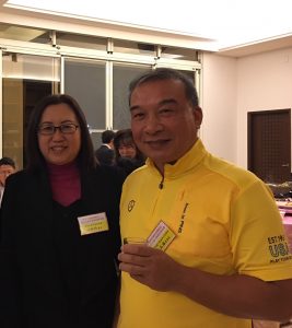 全聯會・林正雄理事長（右）と在日台湾不動産協会・錢妙玲理事長（左）