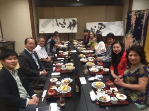 2016年6月駐大阪辦事處僑務組長黃水益(左2)、係長蔡元良出席理監事會議