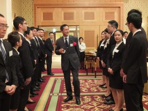 ITI学生にエールを送る横浜企業経営支援財団（IDEC）の牧野孝一理事長