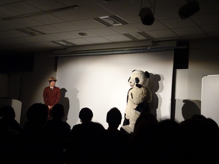 台灣藝術家許家維 日本搞笑藝人跨界合作「黑與白─熊貓」
