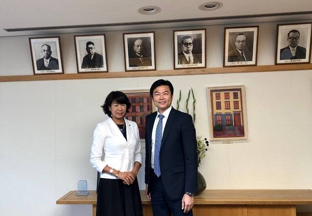 駐大阪辦事處長李世丙拜會兵庫縣蘆屋市長伊藤舞並出席該市議會「日台友好議員聯盟」總會發表演講