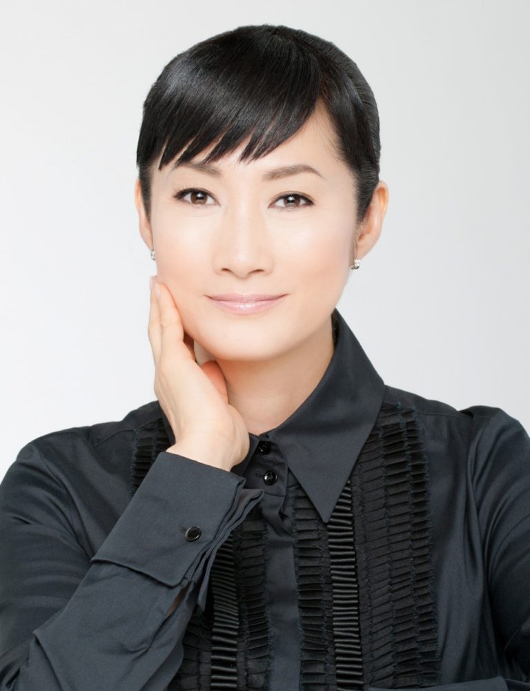 客家之光　余貴美子榮獲「紫綬褒章」奬