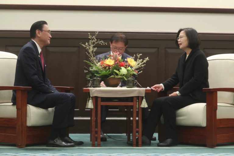 日華懇會長遞安倍首相親筆賀函 蔡總統：盼強化台美日合作