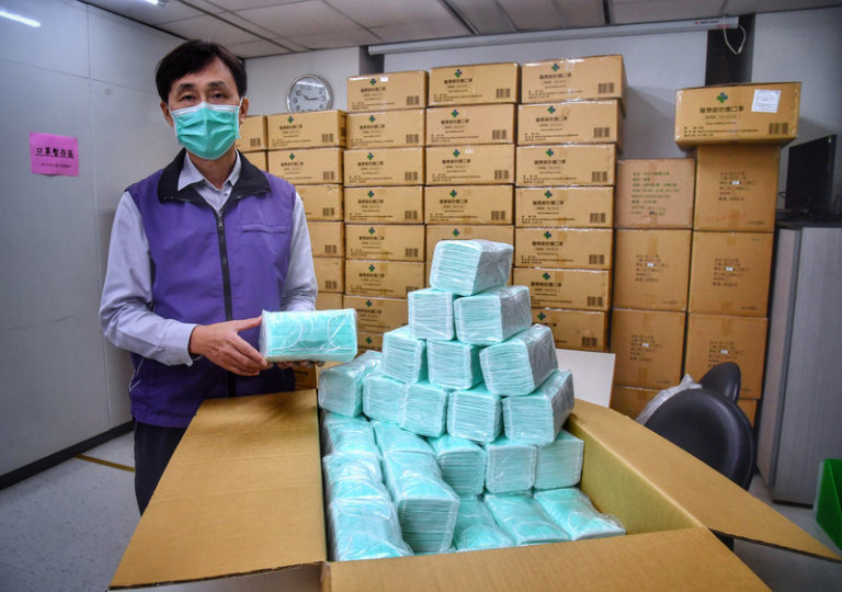 放寬口罩購買標準 5日起成人口罩每週可買3片