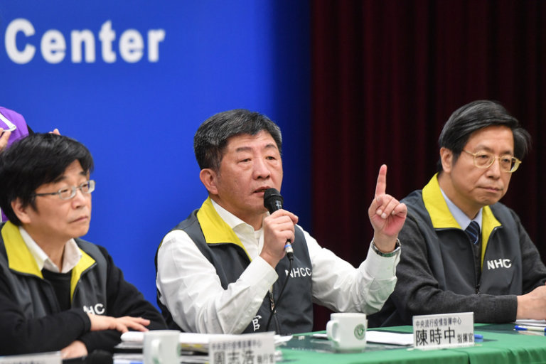 高中生確診肺炎 該班今起停課14天成國內首例