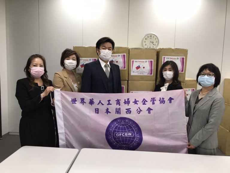 世華關西分會監事長江東優發起防護衣捐贈　幫助第一線醫療人員