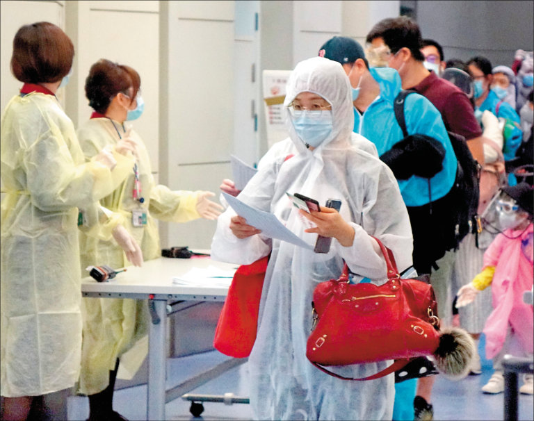 旅沙烏地台人搭乘日包機返國 外交部感謝協助