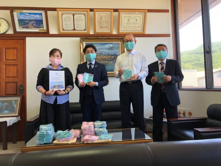 澎湖島より、全中学生にマスクカバーを贈呈！