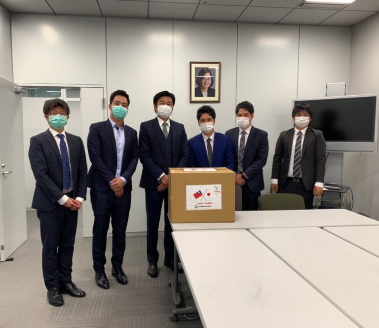 日本醫療物資不足　關西台商會青商部熱心捐口罩
