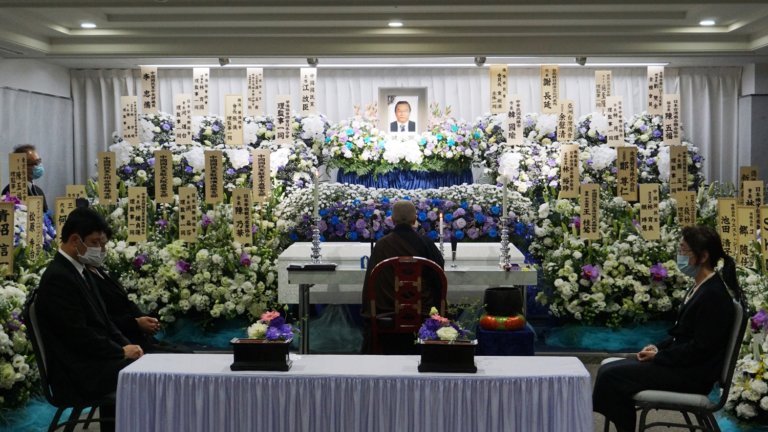 日僑界先進李懋鑌仙逝　眾人不捨道別
