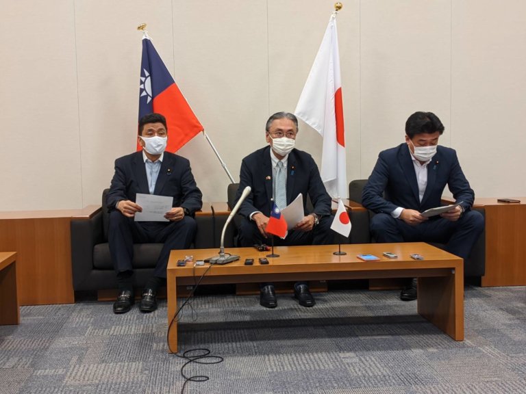 日前首相森喜郎9日率團快閃台灣　悼念李前總統