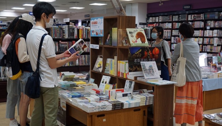 紀伊國屋書店設置繁體中文書籍專區