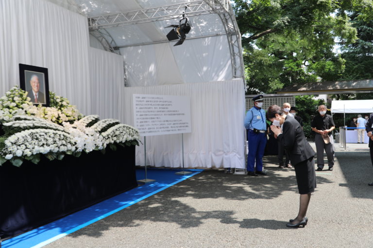 小池都知事、李登輝元総統を悼む