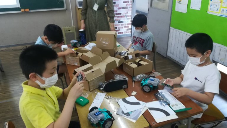 橫濱中華學院機器人STEAM教育課程　培養學生邏輯思考和解決問題能力