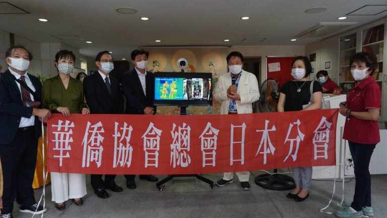 林學明捐體溫檢測器　助東京媽祖廟落實防疫