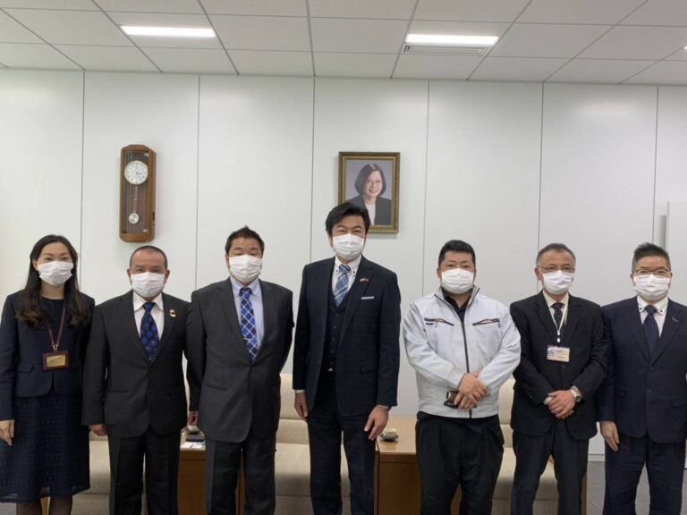 日商大志有限會社寄贈口罩 供大阪辦事處轉送運用