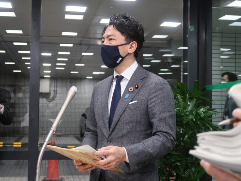 日擬推對免洗餐具收費 預估明年四月起實施