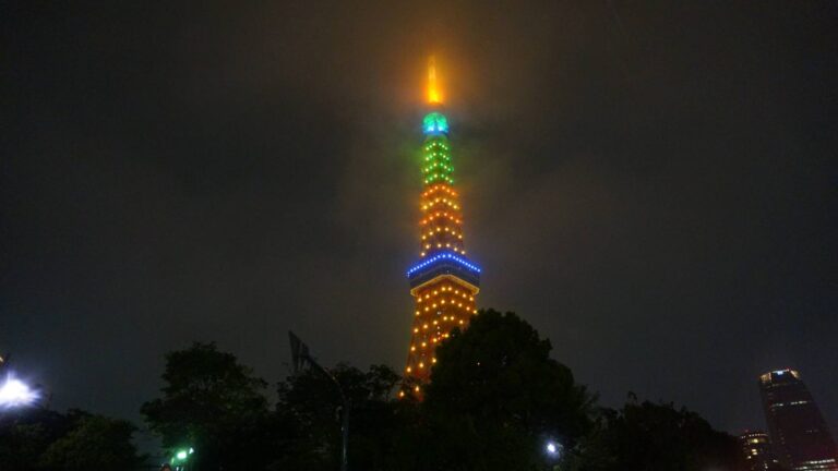 東京鐵塔染成鳳梨色　台灣祭登場為期一個月