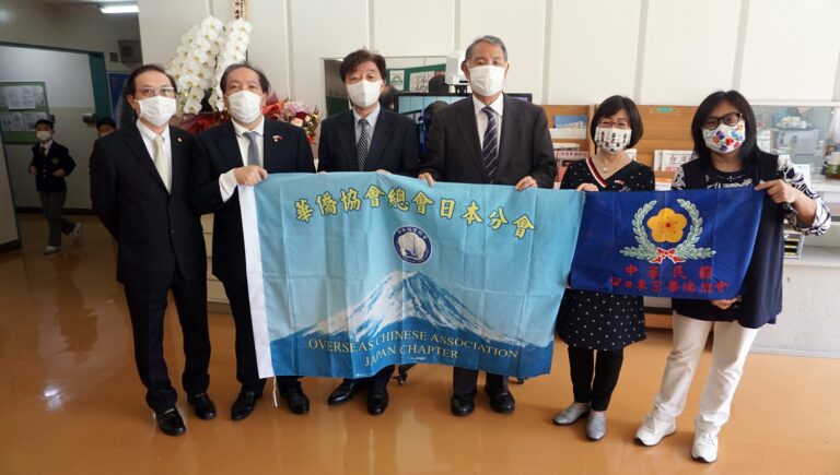 助東京中華學校防下一波疫情　校友林學明贈體溫檢測器