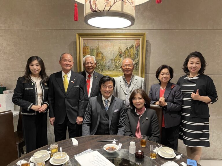 關西僑界及日本友人為李世丙處長舉行送別會
