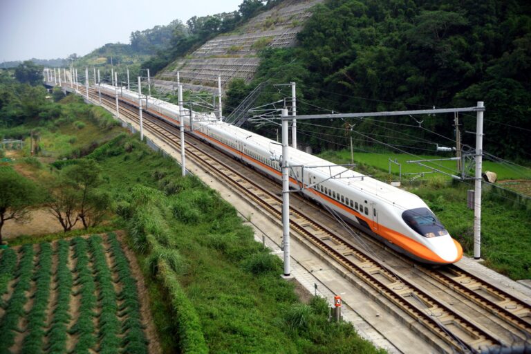 台湾初の高速鉄道「新幹線」が開業15年に