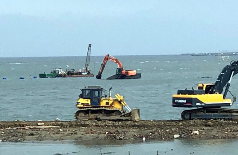 台湾F16V墜落　パイロットの死亡確認