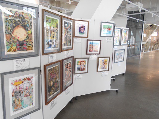 台日小學跨海聯合畫展　透過美術拉近雙方距離