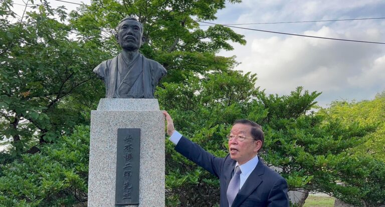 黄土水の銅像　佐渡から高雄へ里帰り 謝長廷代表と市長が合意