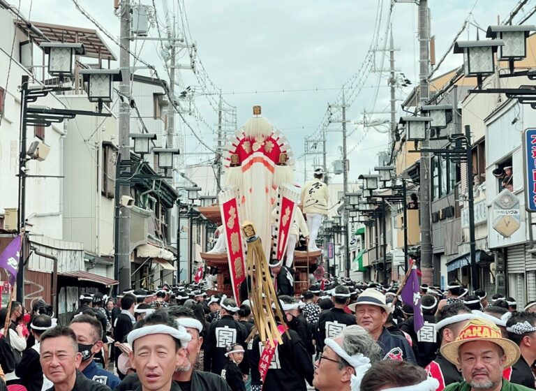 全城總動員 追求勇壯美的「岸和田地車祭」