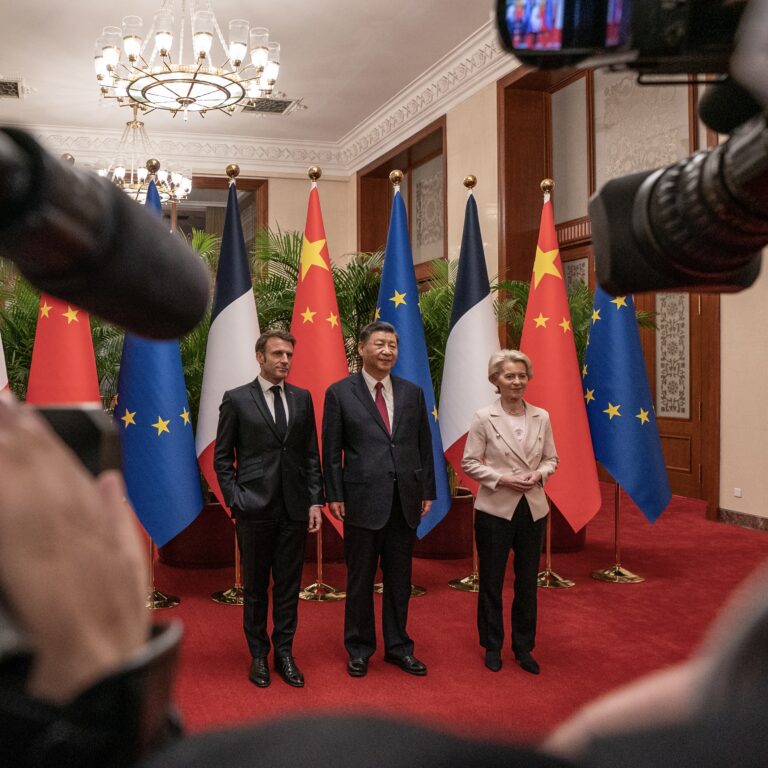 仏大統領の発言に「裏切られた」と台湾