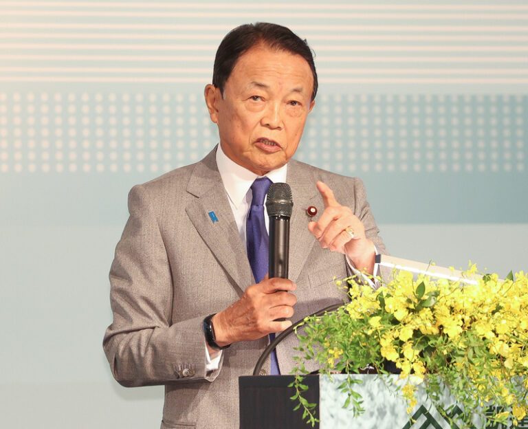 麻生太郎氏　台湾海峡の安定に抑止力の必要性訴え