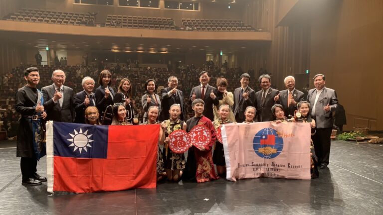 僑委會春節文化訪問團大阪公演盛大成功