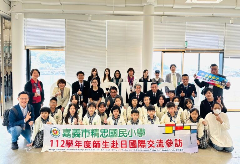 尾道市役所市民交流スペースで「日本台湾小中学校合同作品展」が盛況