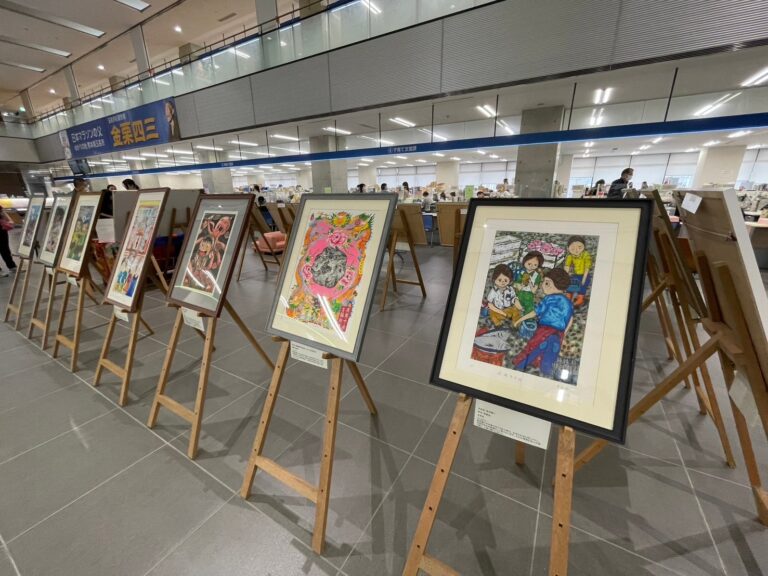 玉名市国際芸術祭絵画展が開幕　台湾・嘉義市精忠小学校の作品が初展示