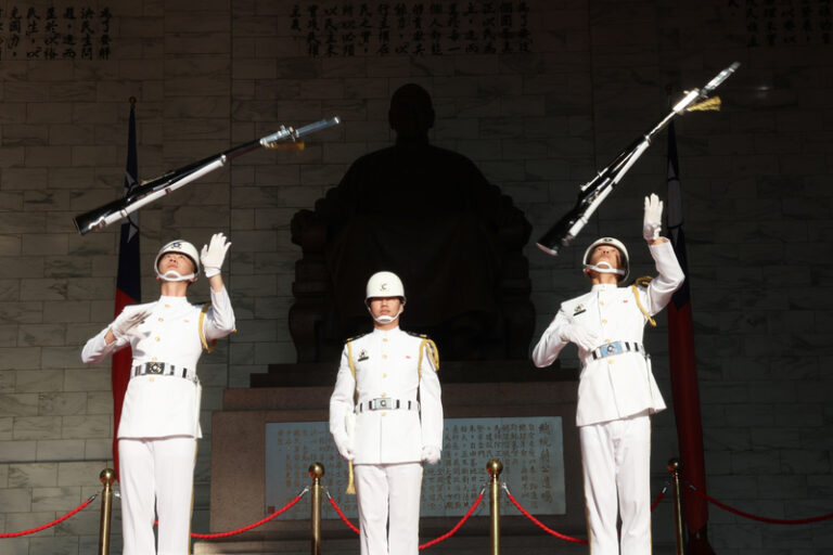 衛兵の交代式廃止も衛兵の行進自体は継続～中正紀念堂
