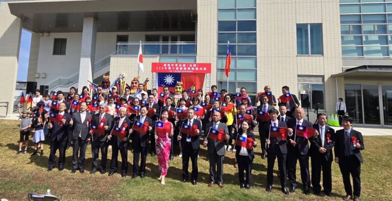 四國華僑總會雙十國慶升旗典禮　完成國旗飄揚四國四縣