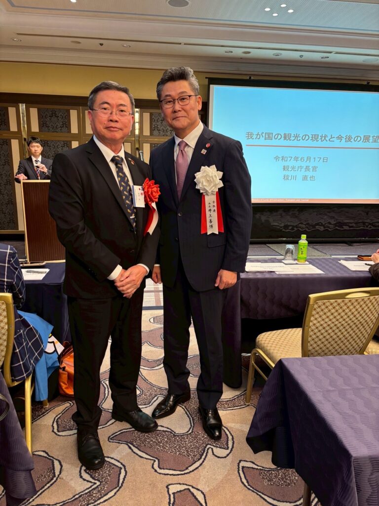 左：徐銀樹理事長、右：井上善博會長