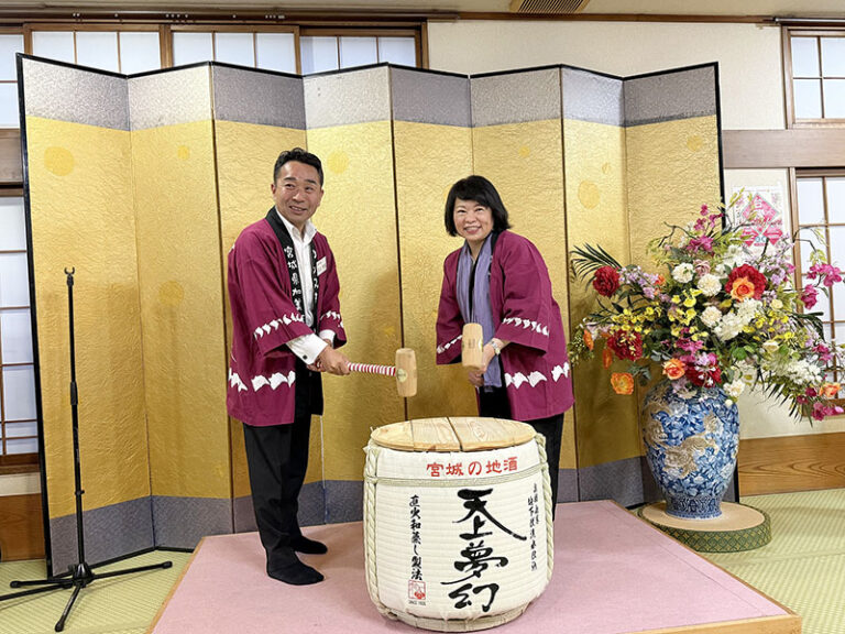 (右)嘉義市市長黃敏惠，(左)宮城縣加美町町長石山敬貴(照片取自嘉義市政府新聞)